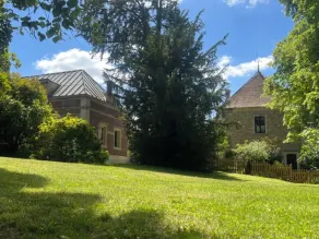 In an exceptional setting, 17km from Paris, restored farmhouse of a château - Image 3