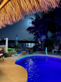 CLEAR water views @Tiki haven! Quick ocean access, Pool, HotTub, FUN! FREE ICE! - Image 5
