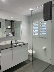 Gold Coast Getaway | King Bed | Private Entry & Yard - Image 4