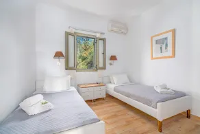 Villa paisible construite avec l'intimité à l'esprit - Image 5