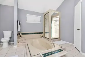 The Sleek Escape * Zen Courtyard * Artsy Backyard * Close to City & Attractions - Image 4