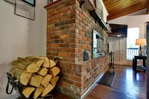 Cozy chalet w/heated pool, hot tub, sauna 3 min dr. to the Blue Mountain village - Image 2