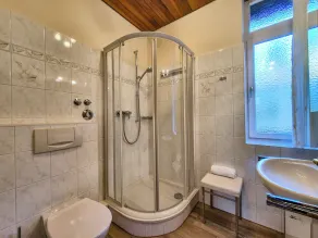 Bright and Comfortable Apartment in Bischofswiesen - Image 2