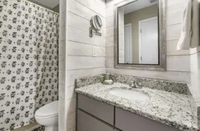 Updated condo in Branson w/ golf course view, sleeps 1-4 - Image 3