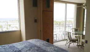 Aloha Condos, Ilikai Marina, Condo 1190, Oceanfront, AC - Image 4