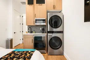 Best Deal! Modern Luxury Casita! Kitchenette & W/D - Image 4