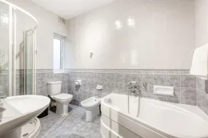 Pool Apartment - Image 2