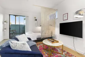 Poolside studio with rooftop deck - Image 2