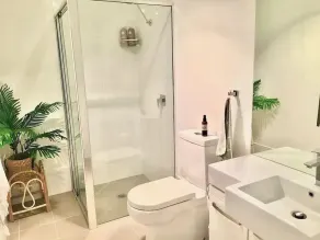 Stylish duplex in Prime Location! - Image 3