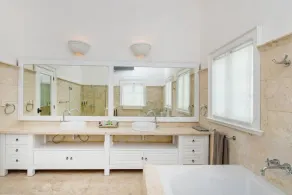 Villa Blanca: Spectacular villa near the beach w/ pool, Jacuzzi & full staff - Image 2
