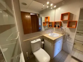 Appartement 300 metres de la plage, parking prive piscine - Image 3