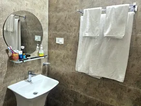 Private Garden Villa by Ganges. 2BK with beautiful Garden/Kitchen/Wi-Fi/Parking - Image 5