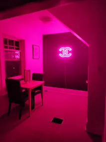 Le Chanelle Suite, ELEGANT, ARTISTIC apartment - Image 4