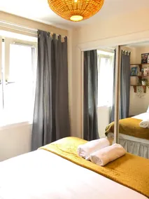 Cosy, right next to the Royal Mile and Arthur´s Seat & free secure parking - Image 5