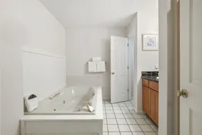 Pourquoi louer une chambre alors que vous pouvez séjourner dans une suite du centre-ville de Charlevoix? - Image 3