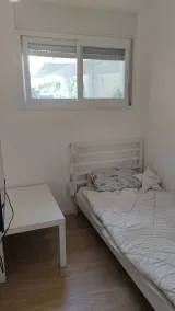 Wake up in this bright apartment near the beach with vibrant energyx - Image 5
