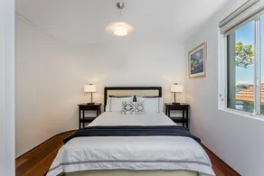 STG38 - stunning waterfront apartment - Drummoyne - Image 4