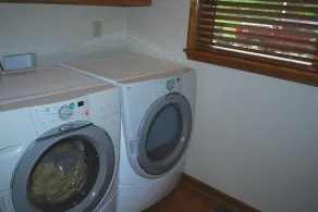 Bis zum 28. Juni - 100 US-Dollar Rabatt auf 3-6 Nächte - Zugang zum Fluss, Röhren, Außenkamin, Feuerstelle, Teich, 5 Schlafzimmer, Spielzimmer, haustierfreundlich - Image 2
