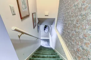 Spacious Carriage House | Private Entrance | Historic & Stylish - Image 2