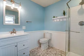 Seaside Family Retreat - 3 Min. Walk to Beach; badges included. Dog-friendly! - Image 4