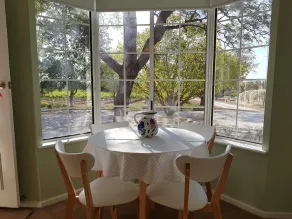 Boutique accommodation peacefully set amongst you're own private vineyard - Image 5