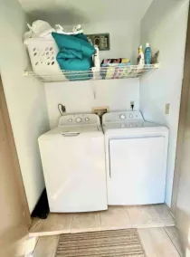 NEW- 2 bed/2 bath WATERVIEW CENTRAL LOCATION TAMPA - Image 2