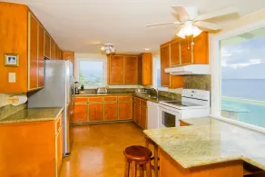 Stunning, majestic, oceanfront location, with stunning view and air conditioning - Image 3
