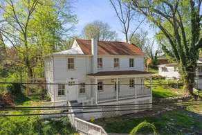 Farmhouse Writer's Retreat in Historic Shepherdstown - Image 5