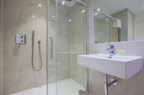 Soho 22 Serviced Apartments - Image 2