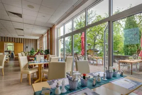 Standard double room - Seehotel Brandenburg. - Image 4