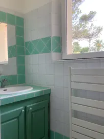 Appartement 4 P de 100m2 dans villa avec piscine bord de mer à ST AYGULF Fréjus - Image 4