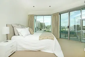 Gallery 7 Luxury Victor Harbor Apartment Town Centre Sea Views Wi-Fi & Linen Included - Image 5