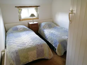 Delightful, barn cottage in peaceful rural village. Walks, pubs, scenery. Relax! - Image 4