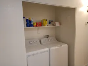 Amazing Huge, 3BD 2BA Private Safe Apt. - Image 2