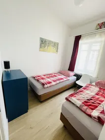 Central, quiet apartment on the top floor in Berlin - Image 5