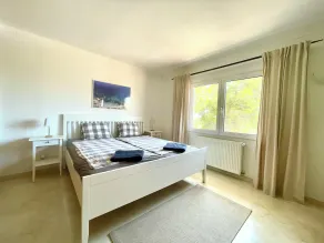 Spacious, quiet house with a view of the sea - Image 4