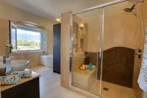 Large Private Villa with Pool, Stunning Sea Views - Image 2