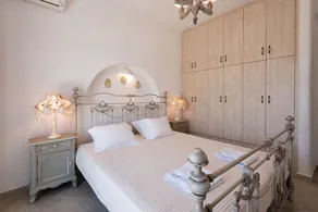 Beautiful Paros Villa | Villa Vanta II | 3 Bedrooms | Private Pool | Beach Front - Image 4