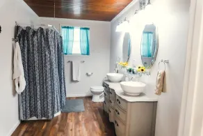 Downtown Cottage Getaway - Image 2