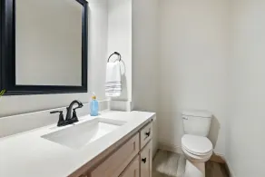 Brand New Cool Comfy Lawrence Retreat 3 Bedroom Duplex - Image 4