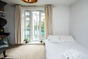 2BD Stylish Home w/t Grand Piano Central London - Image 5