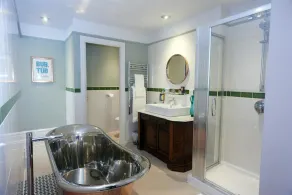 Embankment Hotel - Image 5