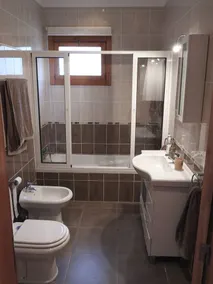 Rummelig villa, 180 * havudsigt, stor opvarmet pool, private gårdhave, have - Image 2
