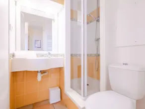 Lovely apartment for 6 guests with A/C, pool, WIFI, TV, terrace and pets allowed - Image 3