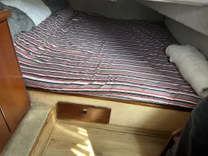 Yacht Rental 32ft Bayliner - Image 3