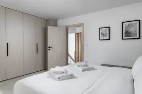 Calliope luxury loft with backyard - Image 5