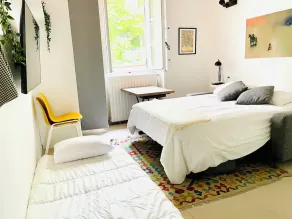 Studio de charme bien equipé Matelas de qualité Proche de la gare et de Versailles - Image 5