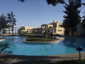 Espacioso departamento con piscina - Image 2