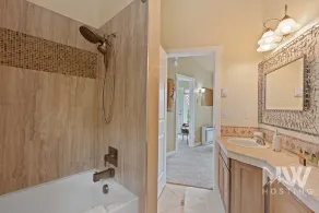 Luxurious Echo Bay Retreat—Hot Tub, Fire Pit, Ping Pong, Chess, Bikes & Stunning Views Await! - Image 4