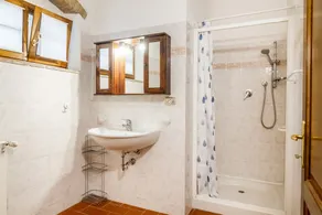 Apartamento vacacional \"Casa Le Basse - Vetulonia\" con terraza privada, jardín compartido y Wi-Fi - Image 3